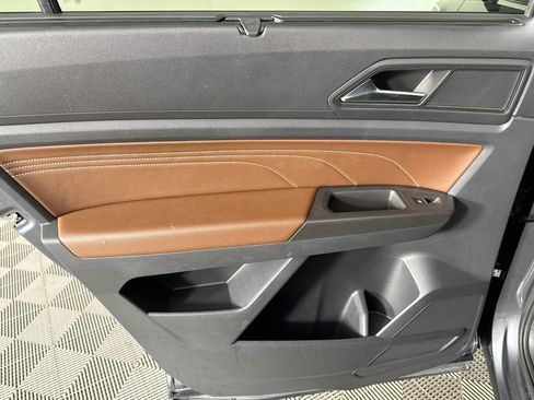 Used 2022 Volkswagen Atlas SE w/ Panoramic Sunroof Package FWD image 24