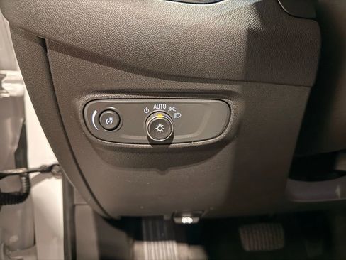 Used 2024 Chevrolet Equinox LS w/ LS Convenience Package image 15