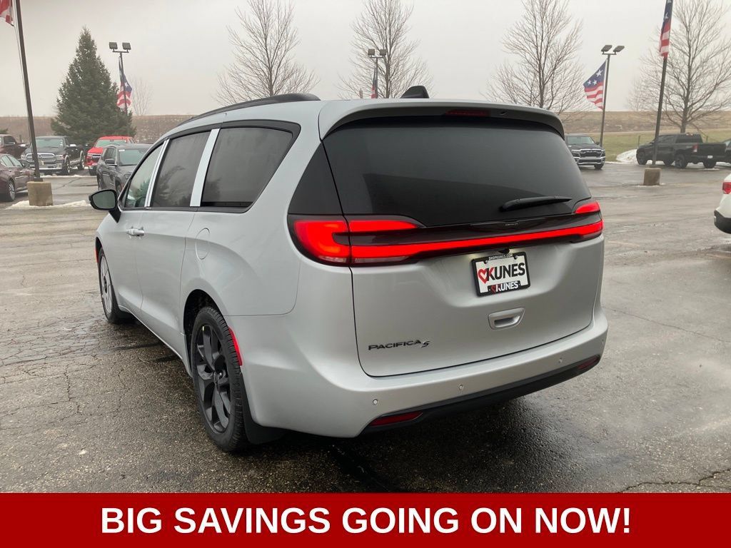 New 2026 Chrysler Pacifica Select w/ S Appearance Package FWD image 7