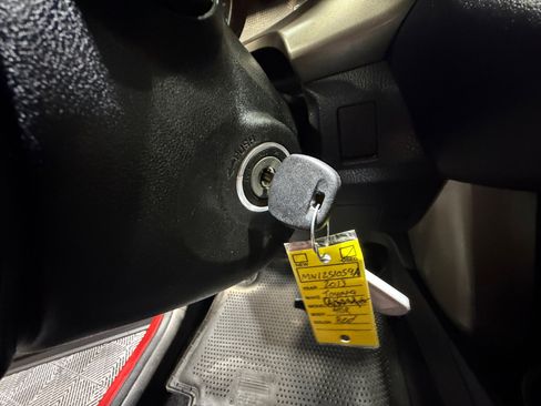 Used 2013 Toyota RAV4 XLE image 30