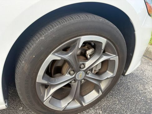 Used 2024 Chevrolet Malibu LT FWD image 5