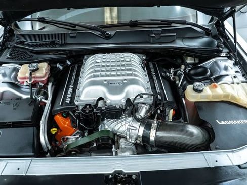 Used 2016 Dodge Challenger SRT Hellcat RWD image 31