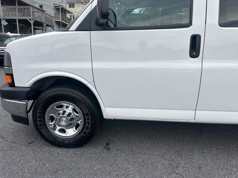 Used 2017 Chevrolet Express 3500 LT w/ LT Preferred Equipment Group image 18