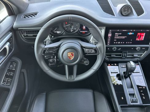 Certified 2026 Porsche Macan AWD/4WD image 15