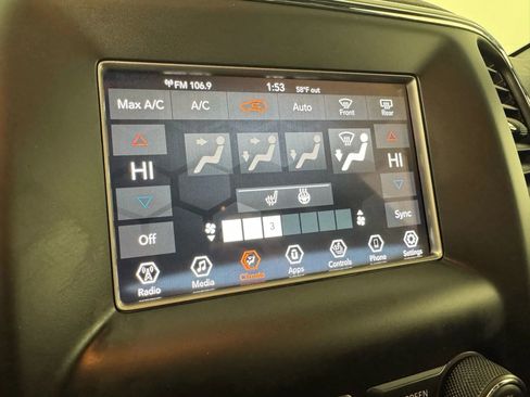 Used 2021 Jeep Grand Cherokee Laredo image 19