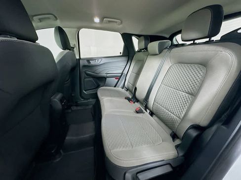 Certified 2022 Ford Escape SE w/ Cold Weather Package image 13