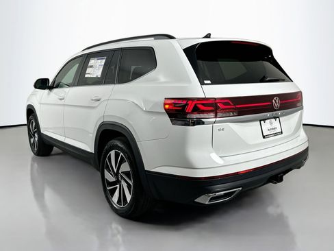 Certified 2024 Volkswagen Atlas SE image 4