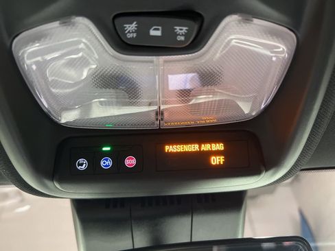 Used 2024 Chevrolet Colorado LT w/ LT Convenience Package image 45