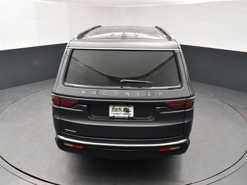 Used 2023 Jeep Wagoneer L 4WD w/ Premium Group I image 17