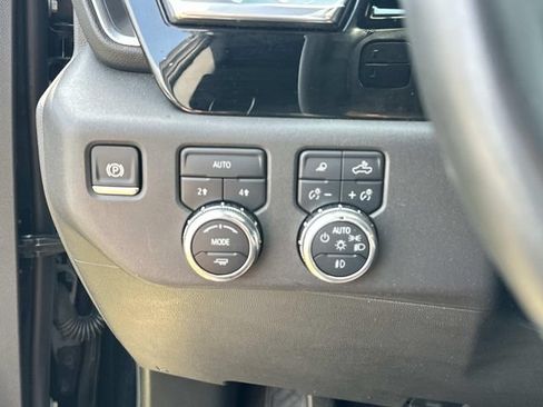Used 2025 GMC Sierra 1500 SLT AWD/4WD image 19