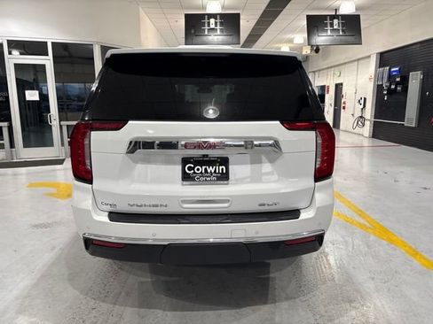 Used 2023 GMC Yukon XL SLT AWD/4WD image 5