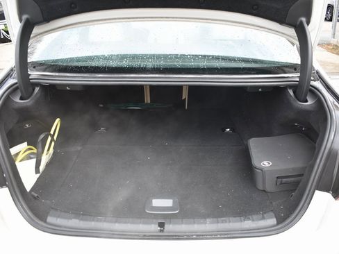 Used 2018 BMW 530e xDrive w/ Premium Package 2 image 32