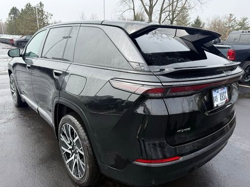 New 2025 Jeep Wagoneer S Limited w/ Comfort Package image 5