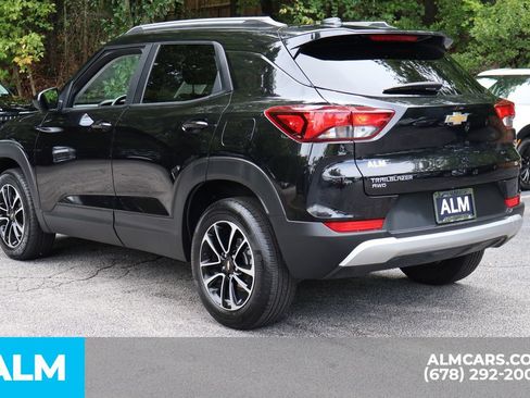 Used 2025 Chevrolet TrailBlazer LT AWD/4WD image 8