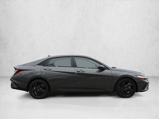 Certified 2026 Hyundai Elantra SEL Sport Premium FWD image 4