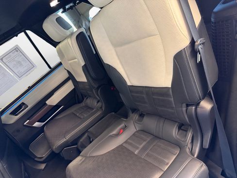 Used 2023 Toyota Sequoia Capstone AWD/4WD image 15