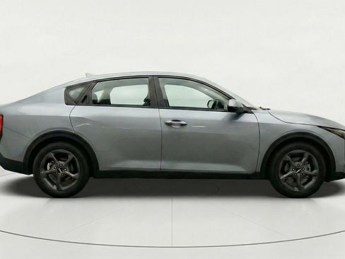 Used 2025 Kia K4 FWD image 11