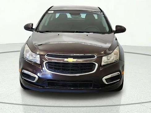 Used 2015 Chevrolet Cruze LT FWD image 2