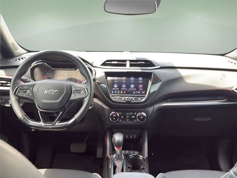 Used 2023 Chevrolet TrailBlazer RS w/ Convenience Package AWD/4WD image 9