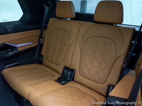 Used 2024 BMW X7 xDrive40i w/ M Sport Package image 16
