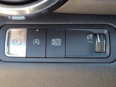 Used 2025 Chevrolet Equinox LT FWD image 24