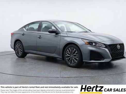 Used 2025 Nissan Altima 2.5 SV image 1