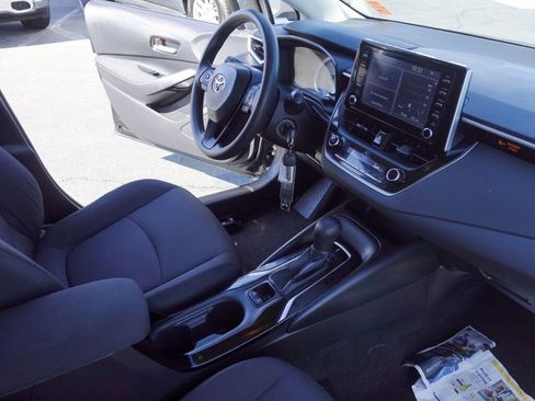 Used 2020 Toyota Corolla LE image 14