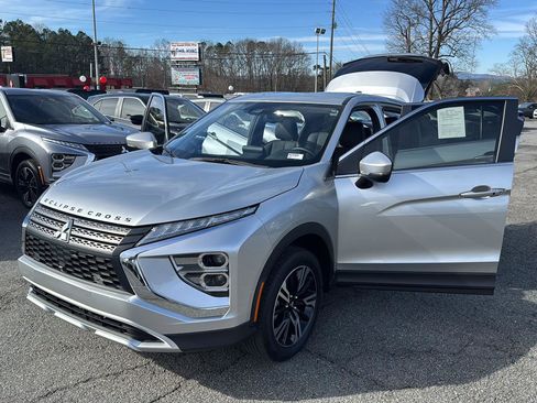Used 2024 Mitsubishi Eclipse Cross SE image 3
