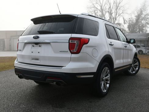 Used 2019 Ford Explorer Limited w/ Ford Safe & Smart Package image 4