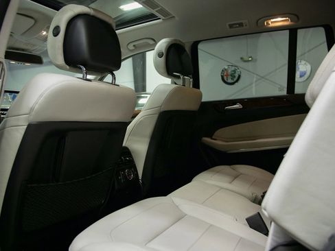 Used 2017 Mercedes-Benz GLS 550 4MATIC image 23