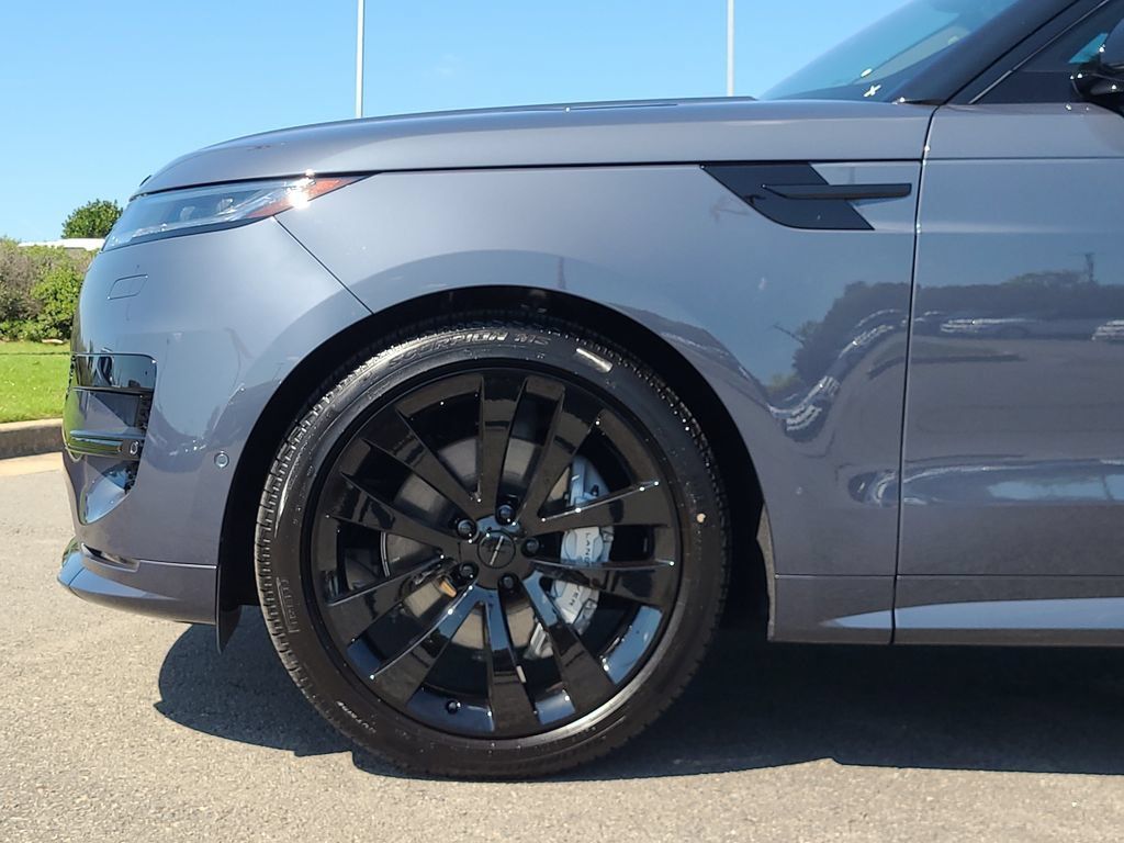 Used 2026 Land Rover Range Rover Sport Dynamic SE AWD/4WD image 9