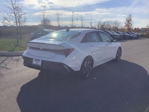 Certified 2025 Hyundai Elantra SEL image 5