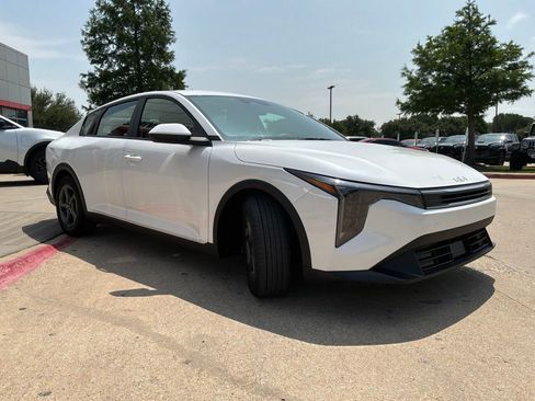 Used 2025 Kia K4 FWD image 4