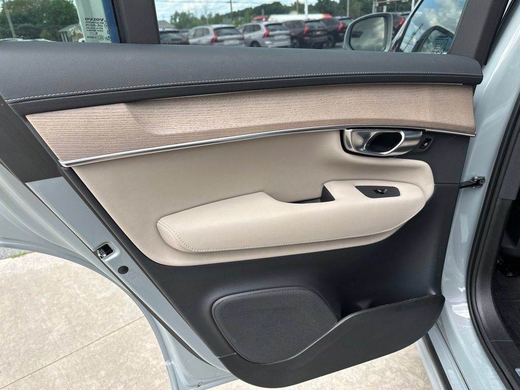 Certified 2026 Volvo XC90 B6 Plus AWD/4WD image 36