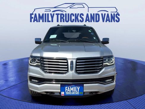 Used 2017 Lincoln Navigator Select AWD/4WD image 8