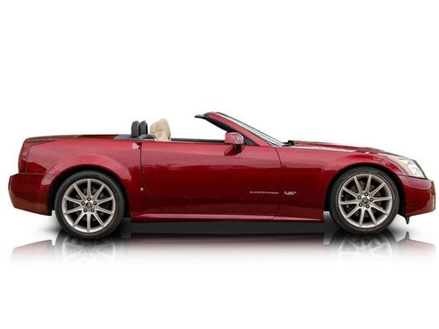 Used 2007 Cadillac XLR V image 2