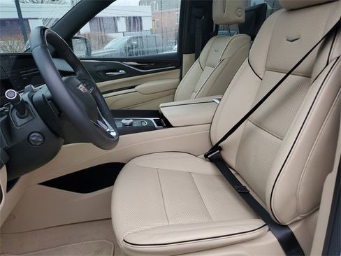 Certified 2023 Cadillac Escalade ESV Premium Luxury w/ Performance Package image 29