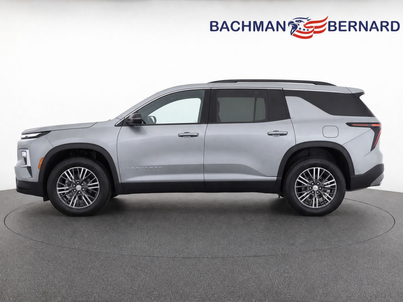 Used 2025 Chevrolet Traverse LT AWD/4WD image 4