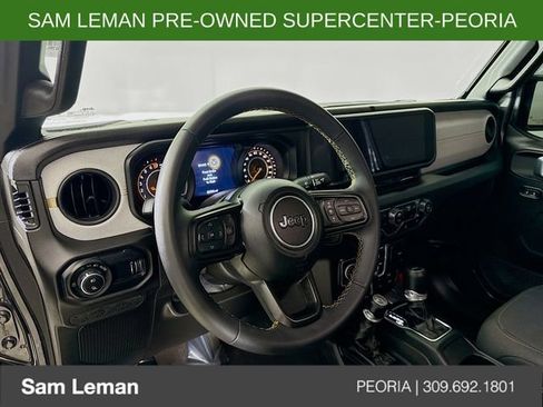 Used 2024 Jeep Gladiator Sport AWD/4WD image 9