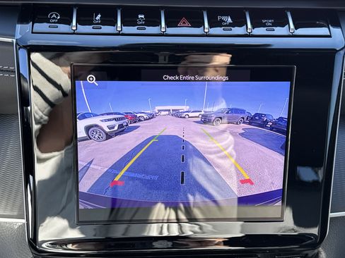 New 2025 Jeep Grand Cherokee Altitude image 18