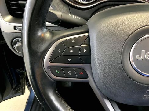 Used 2020 Jeep Cherokee Latitude w/ Cold Weather Group AWD/4WD image 23
