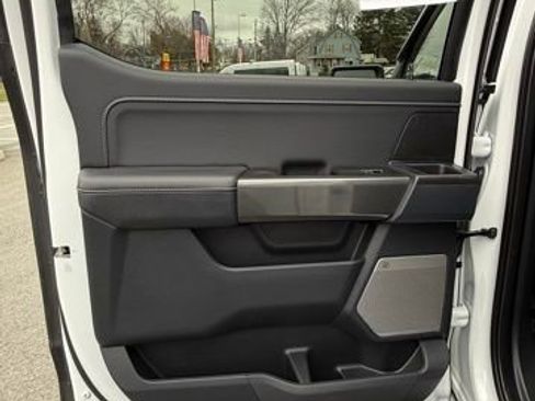 Used 2022 Ford F150 XLT w/ Equipment Group 302A High image 16