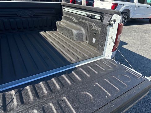 New 2025 Ford Maverick Lariat w/ Black Appearance Package image 38