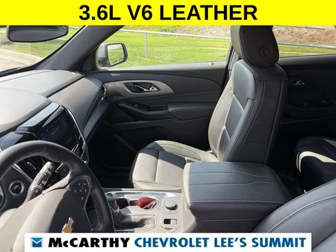 Used 2023 Chevrolet Traverse LT FWD image 47