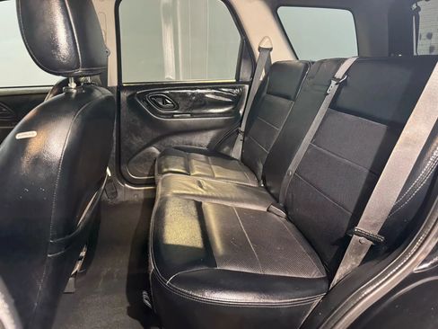 Used 2005 Ford Escape Limited image 22