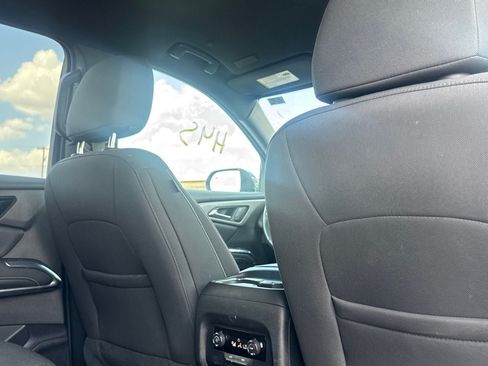 Used 2025 Chevrolet Traverse LT AWD/4WD image 33