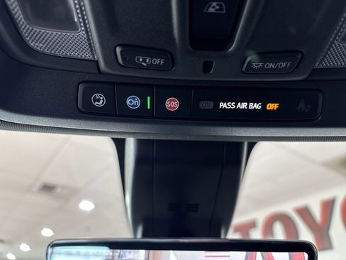 Used 2022 GMC Sierra 1500 AT4 w/ AT4 Premium Package AWD/4WD image 16