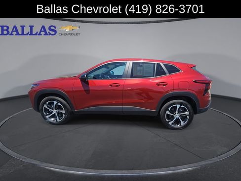 Certified 2024 Chevrolet Trax RS w/ Sunroof Package FWD image 6