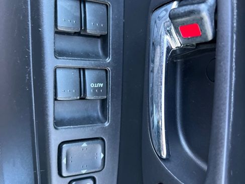 Used 2013 MAZDA MAZDA5 Touring image 24