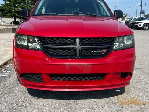 Used 2020 Dodge Journey SE w/ SE Popular Equipment Group FWD image 4